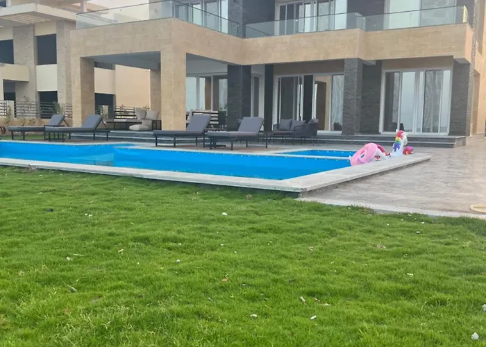 Kuba Luxury Heated Pool *