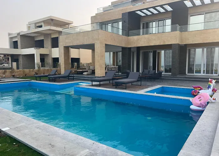 Kuba Luxury Heated Pool فيلة *